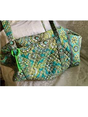 Vera Bradley large Teal and Lime Paisley Quilted Travel Duffel zip pocket